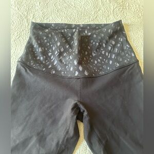 Lululemon Wunder Under crop leggings